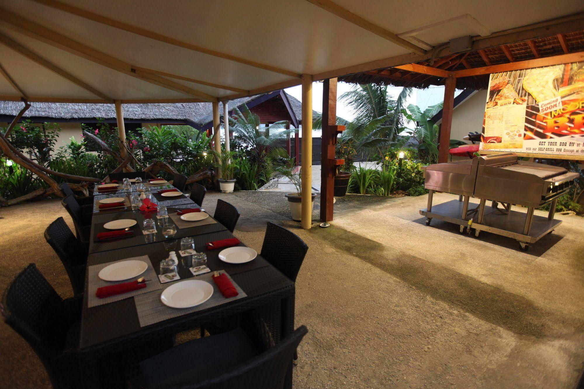 Moorings Hotel Port Vila Buitenkant foto